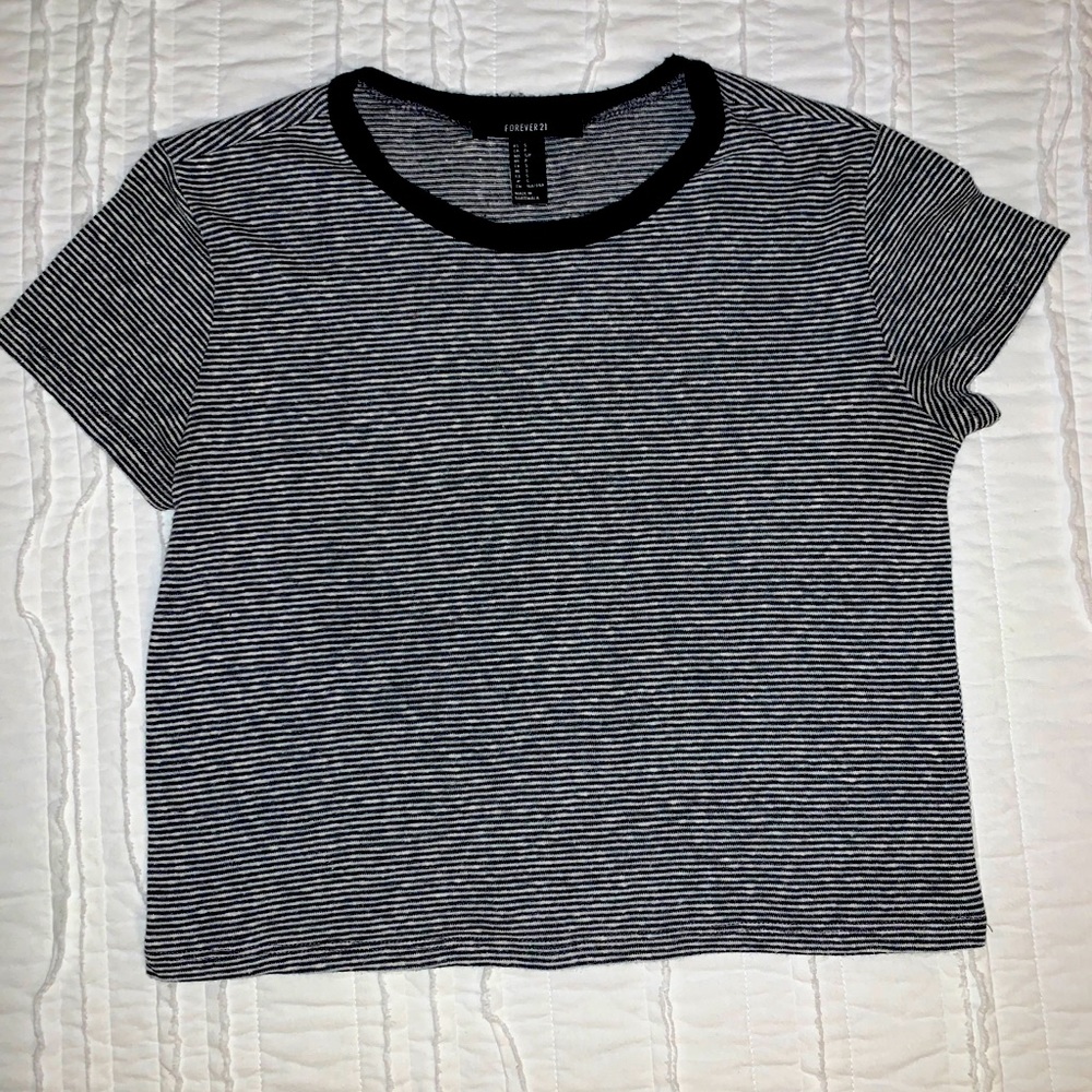 Crop top tee